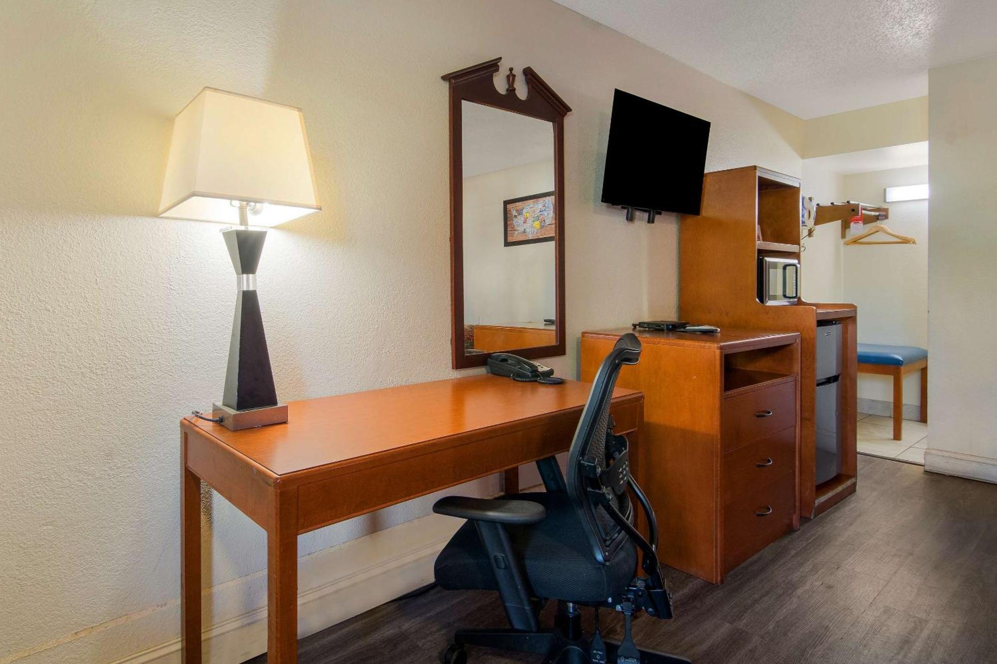 Econo Lodge Goldsboro Hwy 70 Extérieur photo